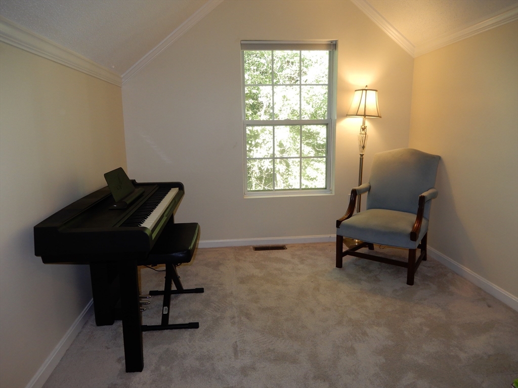 2 bed, 1 bath apartment for rent at 5 Bradshaw Ln Unit 1, Foxborough — photo 25 of 32