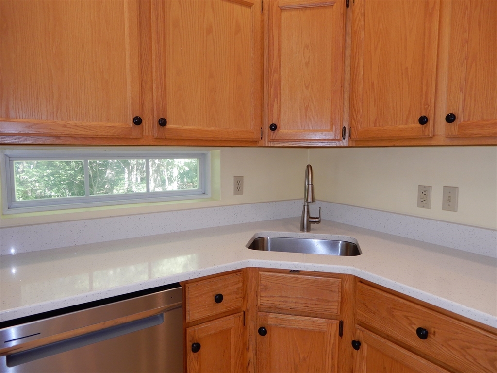 2 bed, 1 bath apartment for rent at 5 Bradshaw Ln Unit 1, Foxborough — photo 14 of 32
