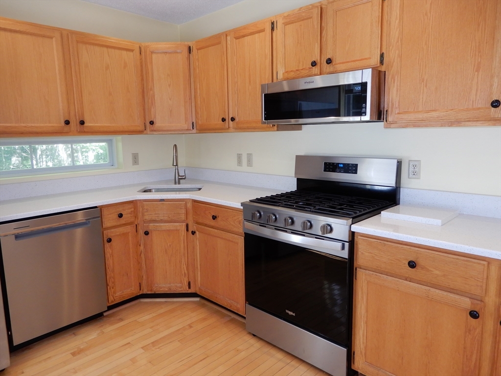 2 bed, 1 bath apartment for rent at 5 Bradshaw Ln Unit 1, Foxborough — photo 13 of 32