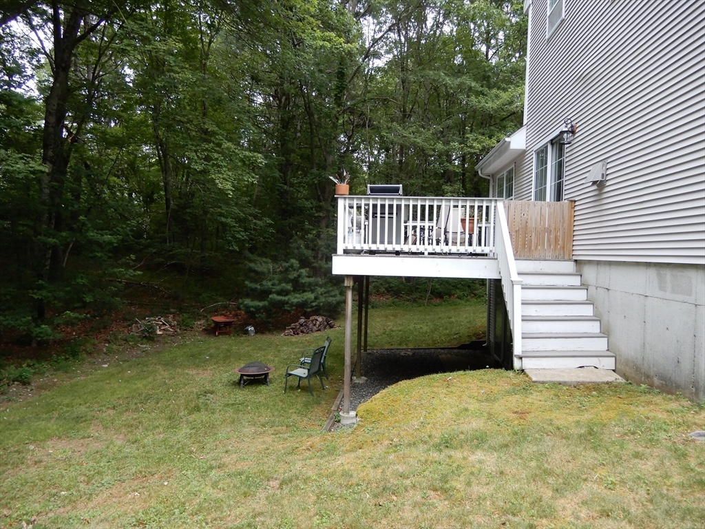 2 bed, 1 bath apartment for rent at 5 Bradshaw Ln Unit 1, Foxborough — photo 3 of 32