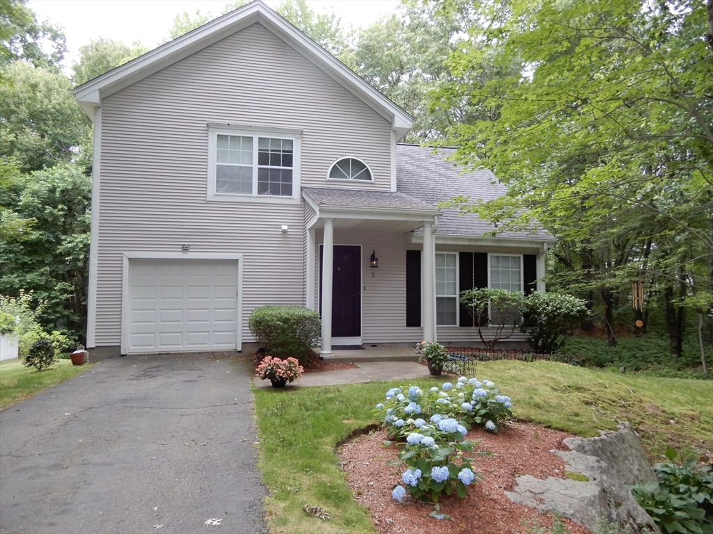 2 bed, 1 bath apartment for rent at 5 Bradshaw Ln Unit 1, Foxborough — photo 1 of 32