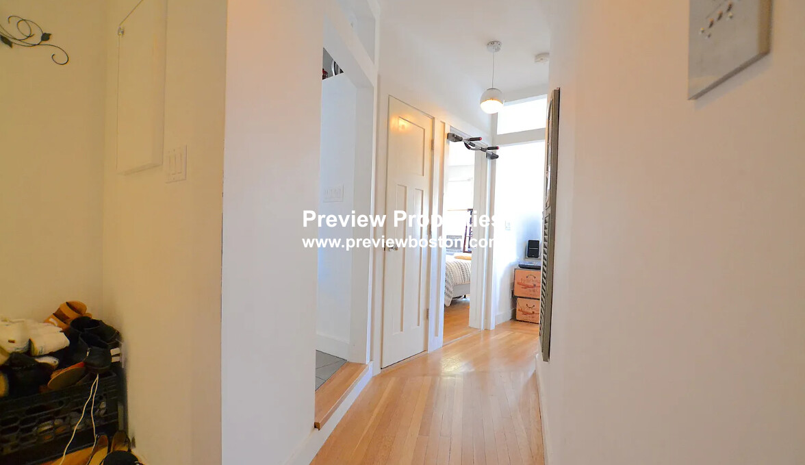 1 bed, 1 bath apartment for rent at 5 Braemore Rd Unit 17A, Brighton — photo 5 of 15