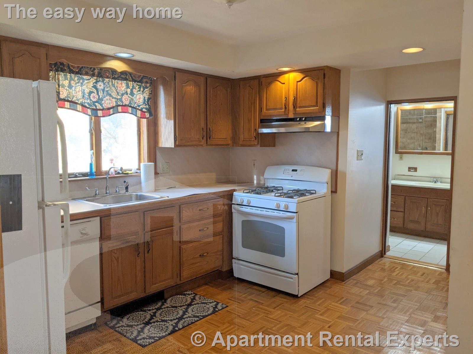 3 bed, 2 bath apartment for rent at 5 Brook St Unit 2, East Somerville — photo 1 of 28