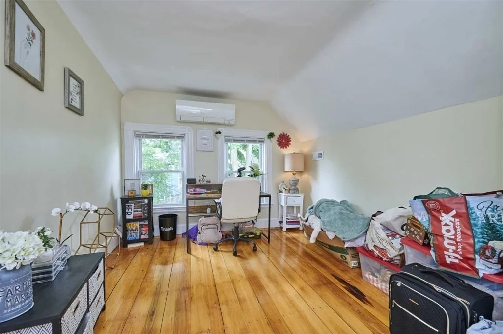3 bed, 2 bath apartment for rent at 5 Brookvale St Unit upper unit, Boston — photo 11 of 14