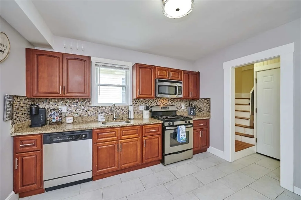 3 bed, 2 bath apartment for rent at 5 Brookvale St Unit upper unit, Boston — photo 3 of 14