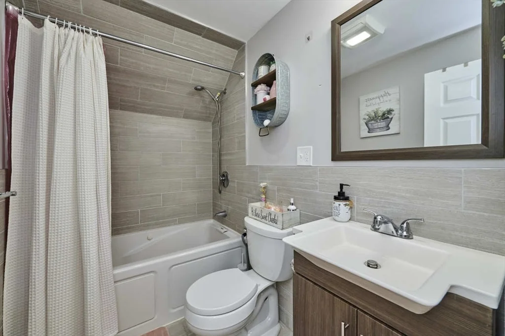 3 bed, 2 bath apartment for rent at 5 Brookvale St Unit upper unit, Boston — photo 10 of 14