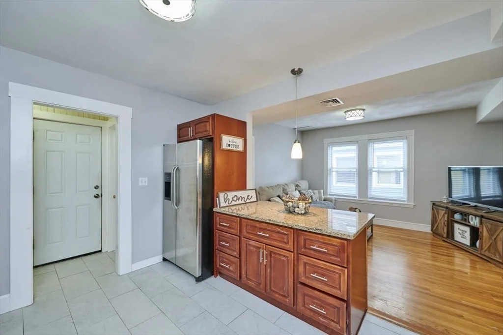 3 bed, 2 bath apartment for rent at 5 Brookvale St Unit upper unit, Boston — photo 4 of 14
