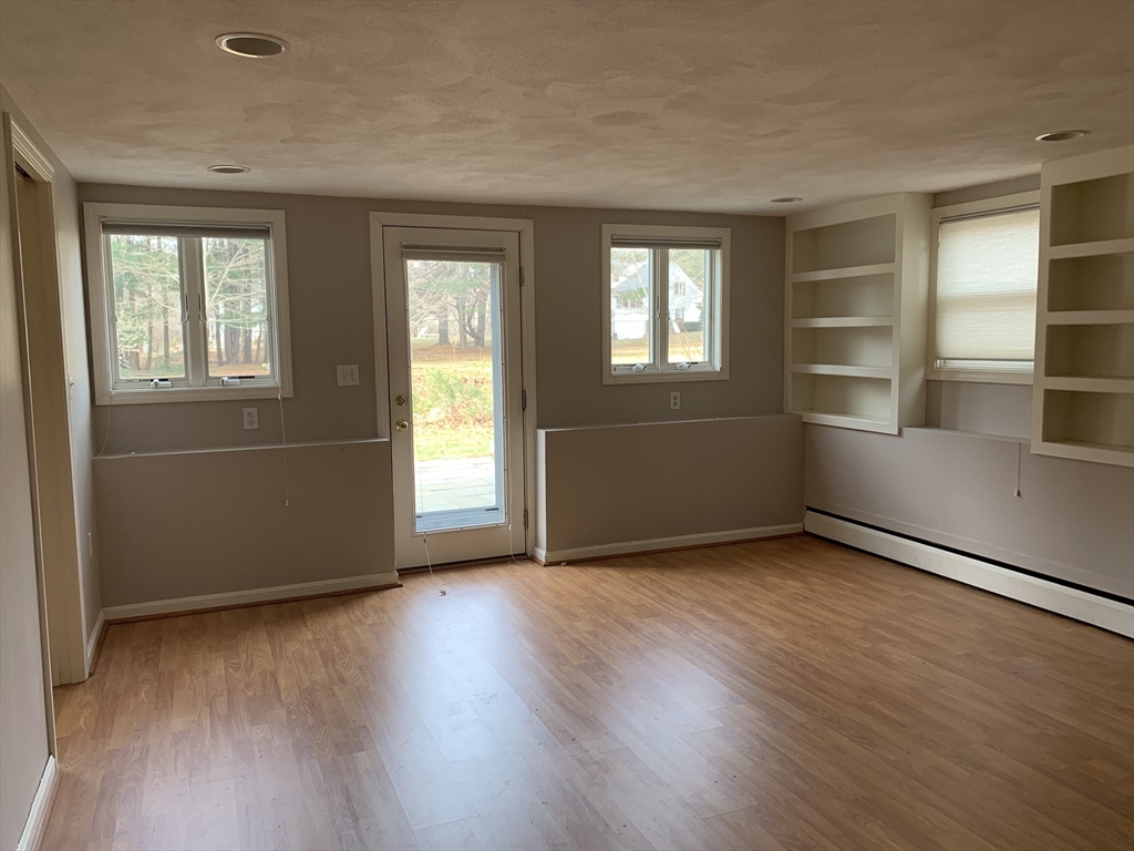 5 bed, 3 bath apartment for rent at 5 Bryant Rd, Lexington — photo 10 of 10