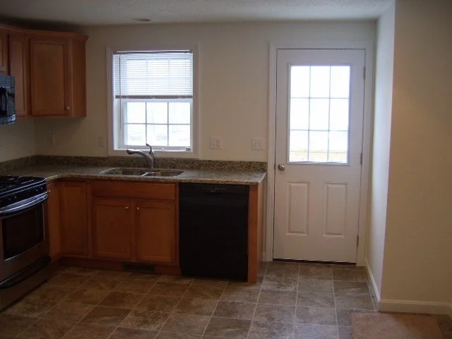 2 bed, 1 bath apartment for rent at 5 Bufton Farm Rd Unit 7, Clinton — photo 21 of 22