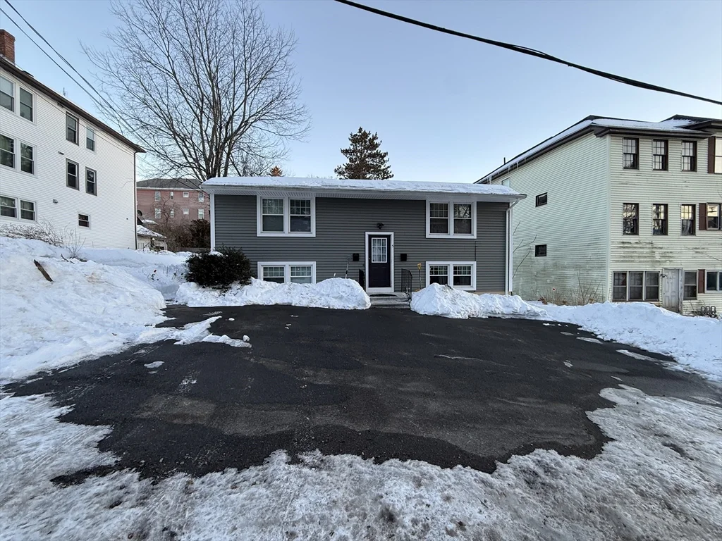 2 bed, 1 bath apartment for rent at 5 Chambers Unit 1, Worcester — photo 1 of 9