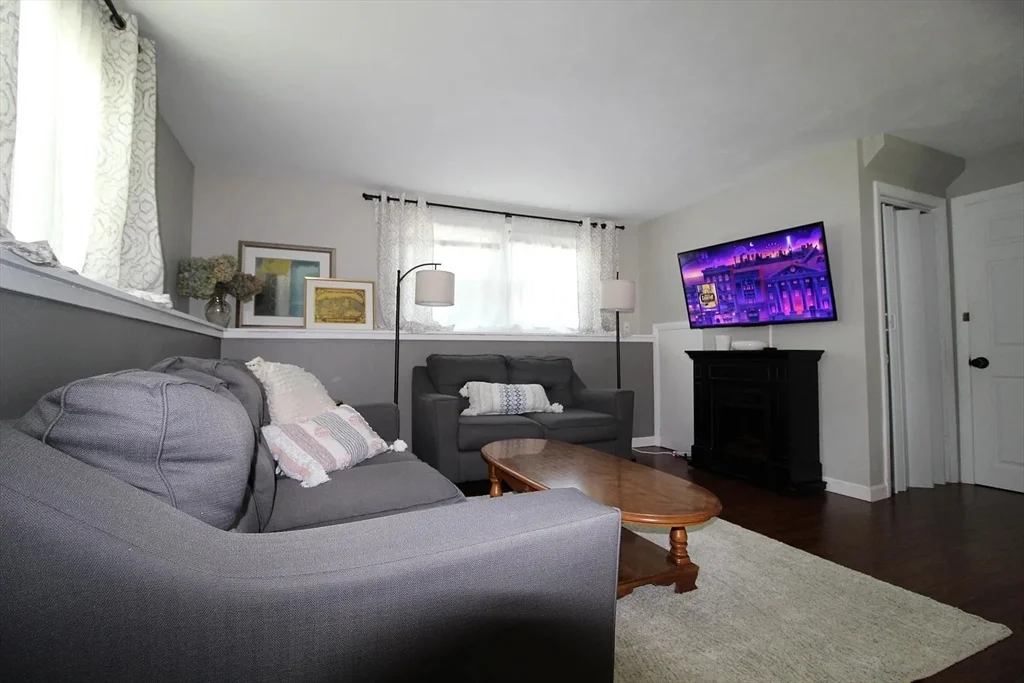 2 bed, 1 bath apartment for rent at 5 Chambers Unit 1, Worcester — photo 8 of 9