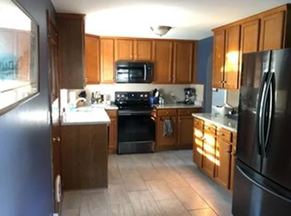 3 bed, 1 bath apartment for rent at 5 Chandler Rd Unit -, Malden — photo 4 of 12