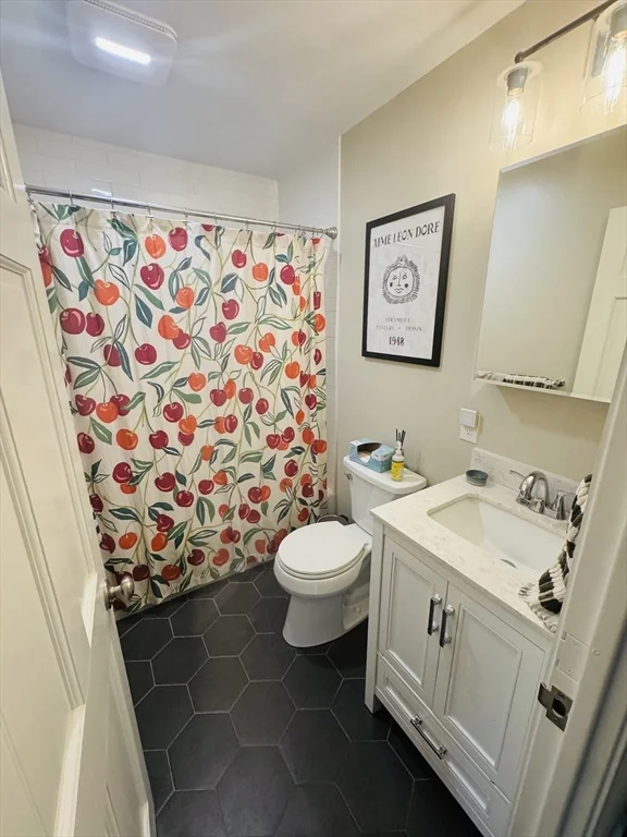 2 bed, 1 bath apartment for rent at 5 Chapel Hill Unit 12, Plymouth — photo 6 of 11