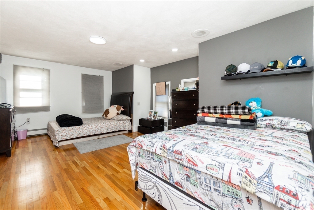 2 bed, 1 bath apartment for rent at 5 Charles St Unit 2, Winthrop — photo 9 of 14