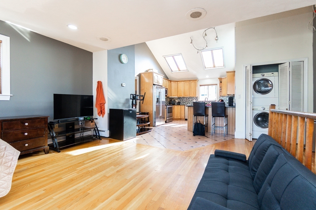 2 bed, 1 bath apartment for rent at 5 Charles St Unit 2, Winthrop — photo 8 of 14