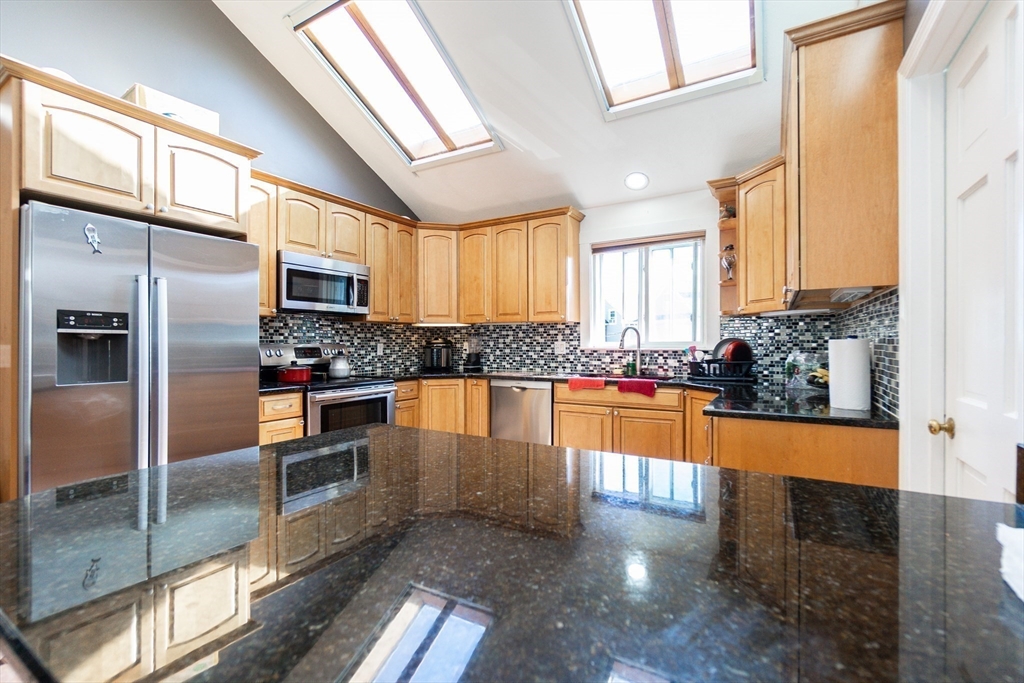 2 bed, 1 bath apartment for rent at 5 Charles St Unit 2, Winthrop — photo 6 of 14