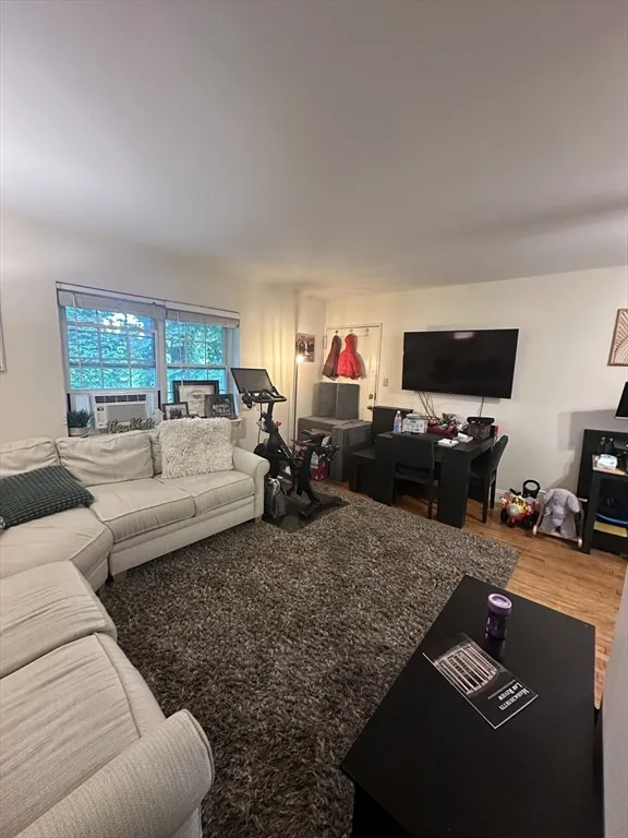 2 bed, 1 bath apartment for rent at 5 Charlesbank Rd Unit 5, Newton — photo 3 of 9