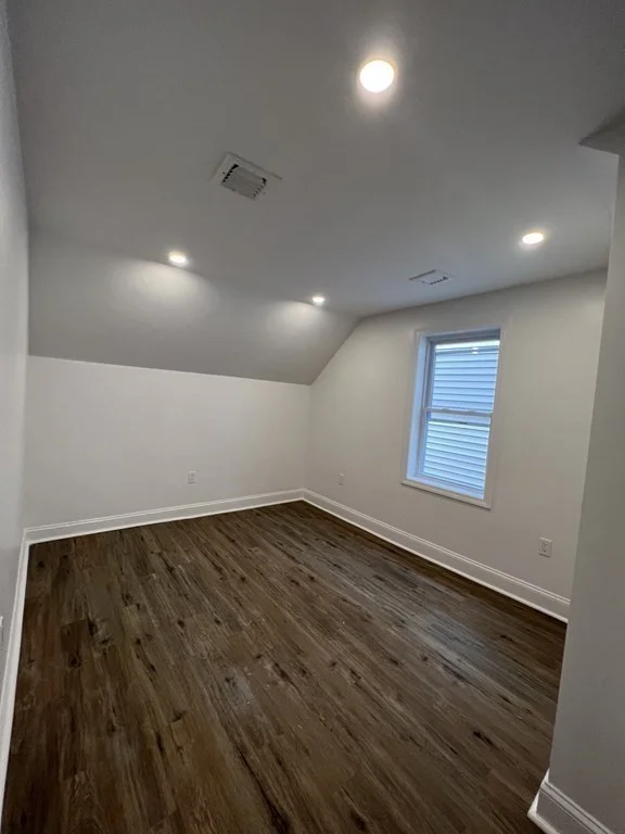 2 bed, 1 bath apartment for rent at 5 Cleveland St Unit 2, Salem — photo 6 of 6