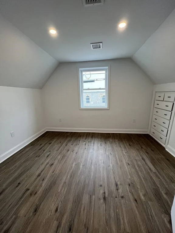 2 bed, 1 bath apartment for rent at 5 Cleveland St Unit 2, Salem — photo 5 of 6