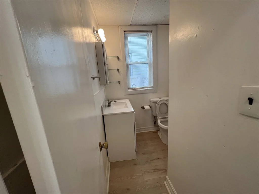 1 bed, 1 bath apartment for rent at 5 Clinton St Unit 1, Nonantum — photo 3 of 7