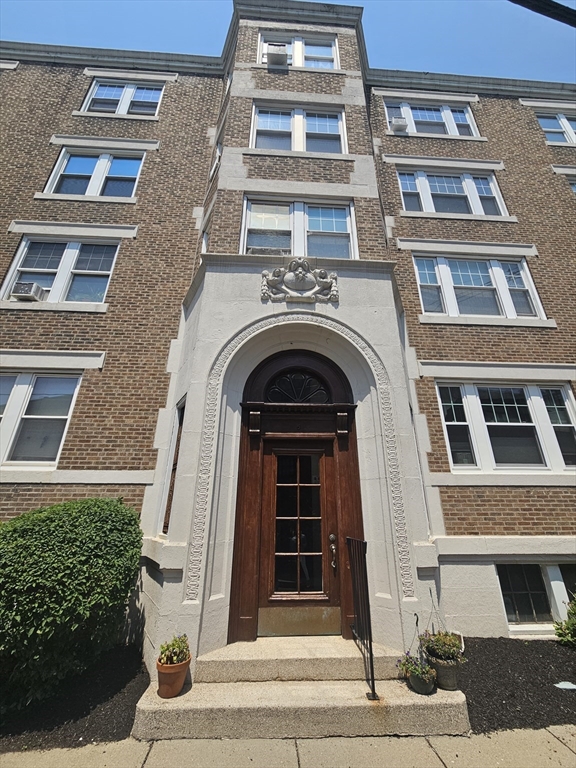 2 bed, 1 bath apartment for rent at 5 Colliston Rd Unit 7, Brighton — photo 1 of 25