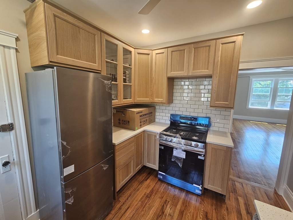 2 bed, 1 bath apartment for rent at 5 Colliston Rd Unit 7, Brighton — photo 2 of 25