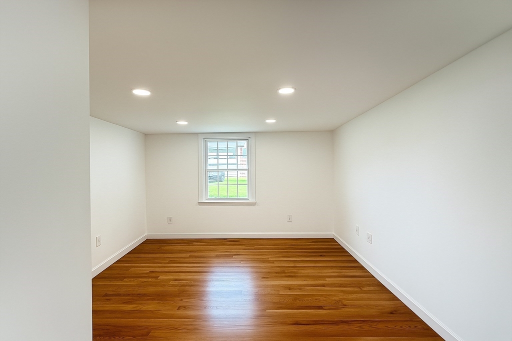3 bed, 1 bath apartment for rent at 5 Colony Rd, Woburn — photo 15 of 25
