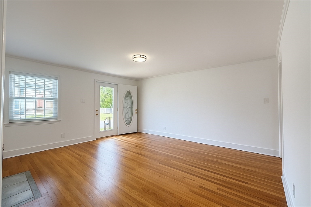 3 bed, 1 bath apartment for rent at 5 Colony Rd, Woburn — photo 10 of 25