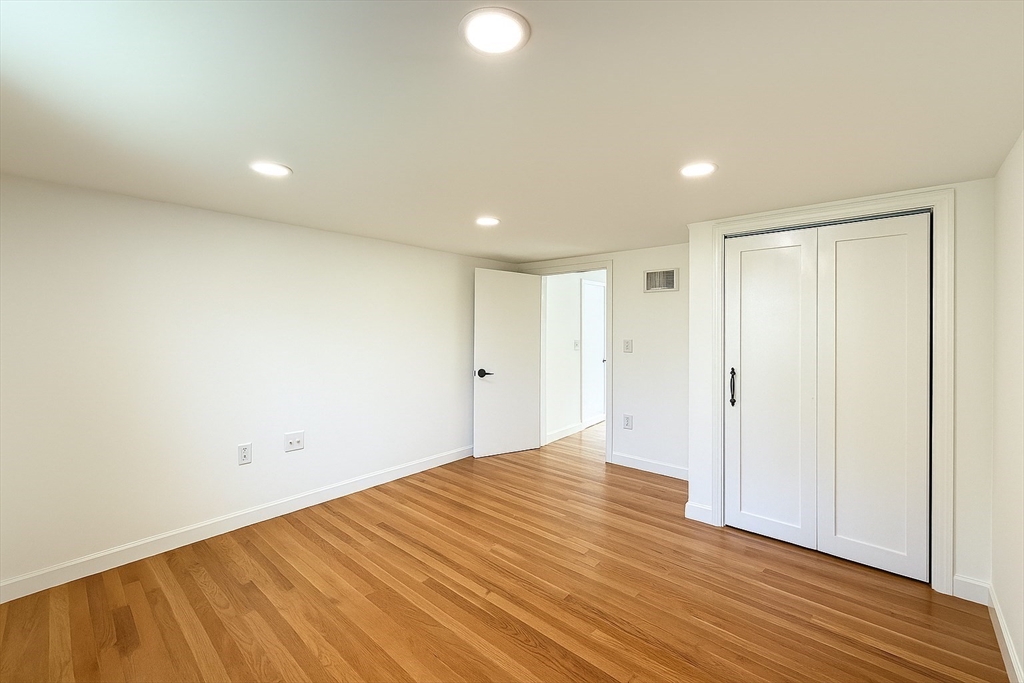 3 bed, 1 bath apartment for rent at 5 Colony Rd, Woburn — photo 16 of 25