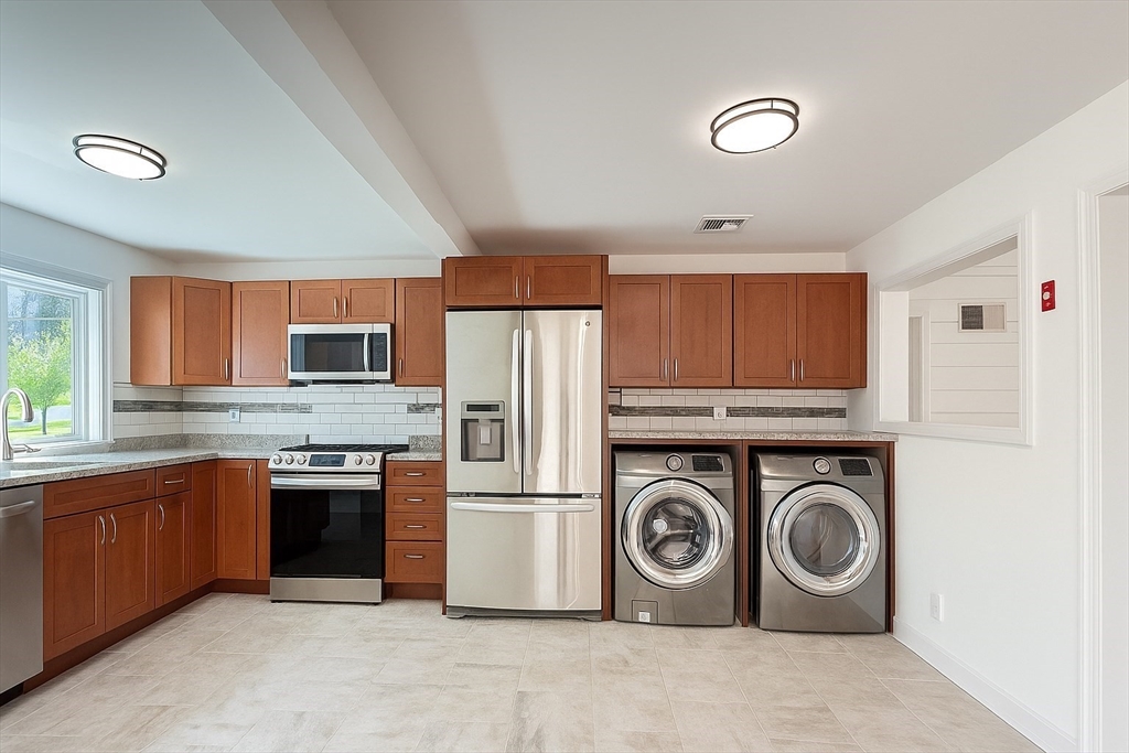 3 bed, 1 bath apartment for rent at 5 Colony Rd, Woburn — photo 3 of 25