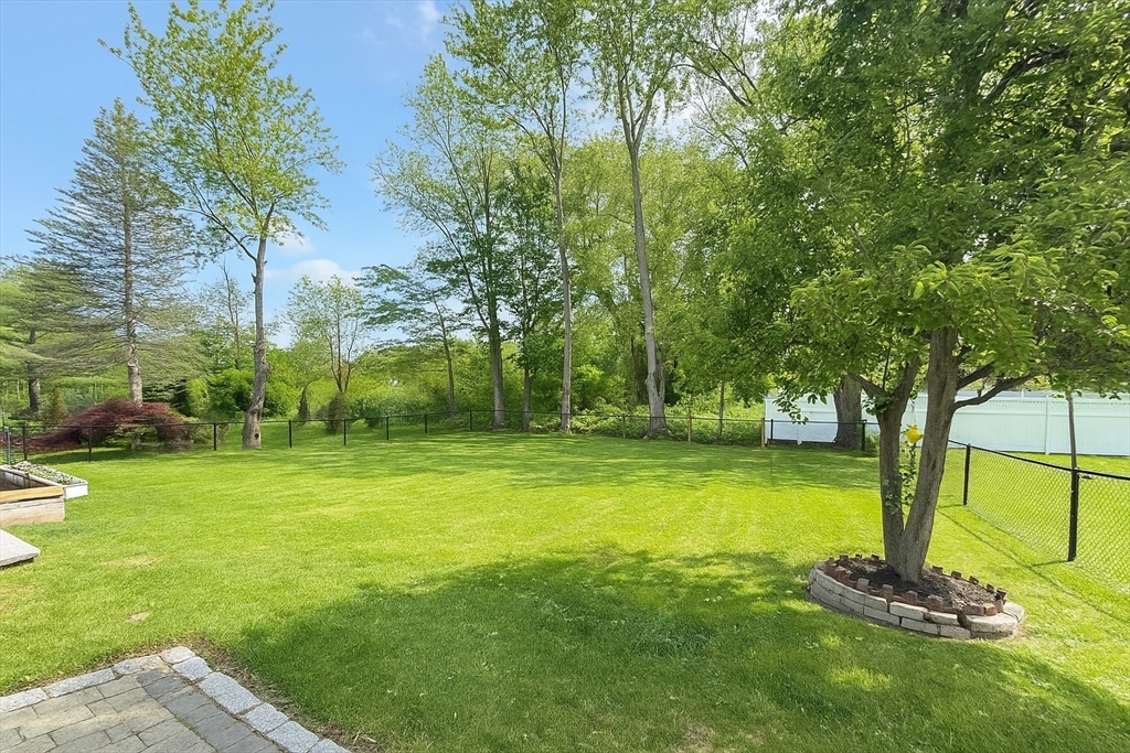 3 bed, 1 bath apartment for rent at 5 Colony Rd, Woburn — photo 21 of 25