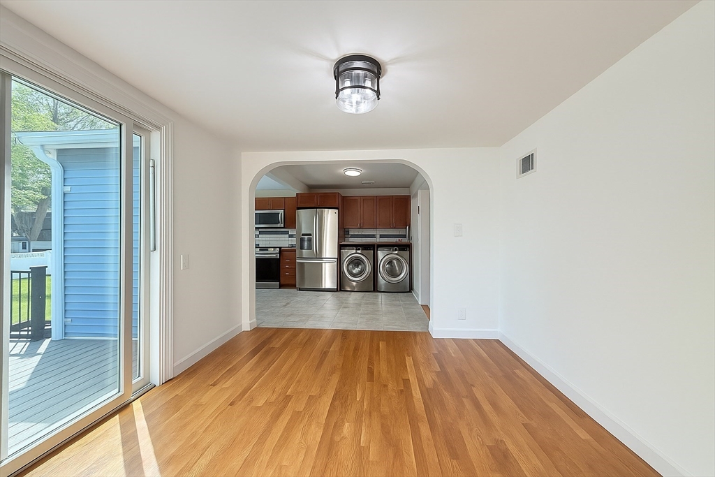 3 bed, 1 bath apartment for rent at 5 Colony Rd, Woburn — photo 7 of 25
