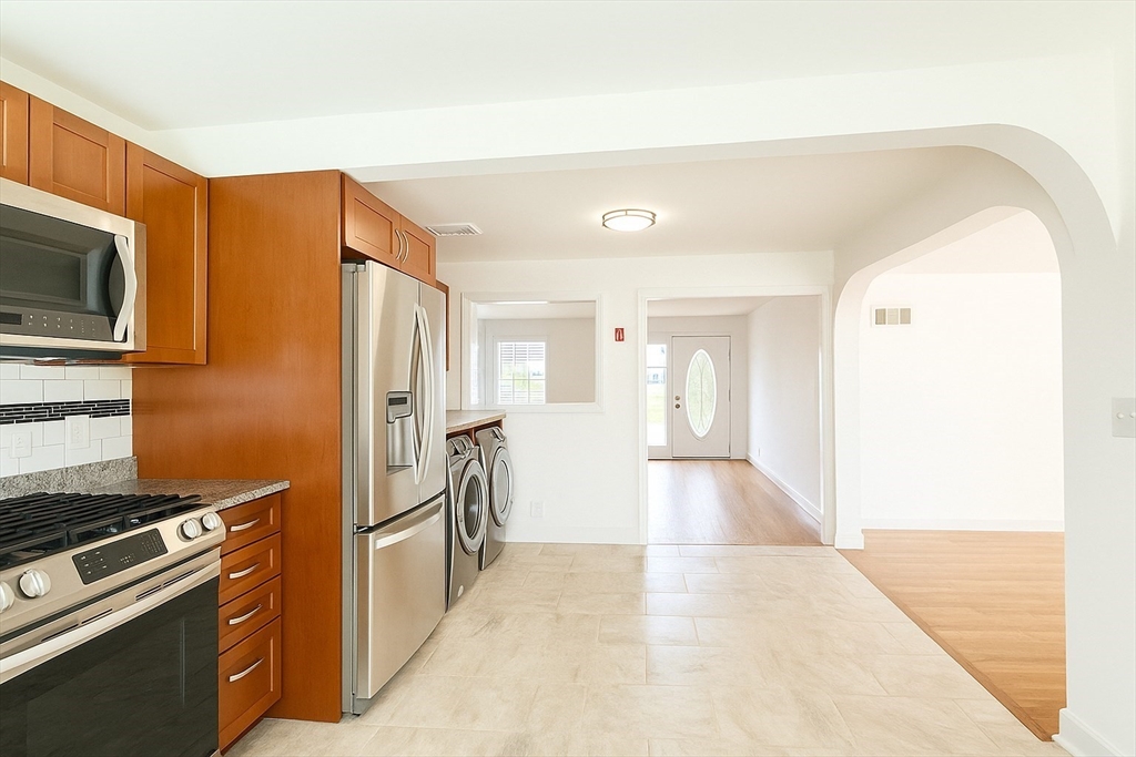3 bed, 1 bath apartment for rent at 5 Colony Rd, Woburn — photo 6 of 25