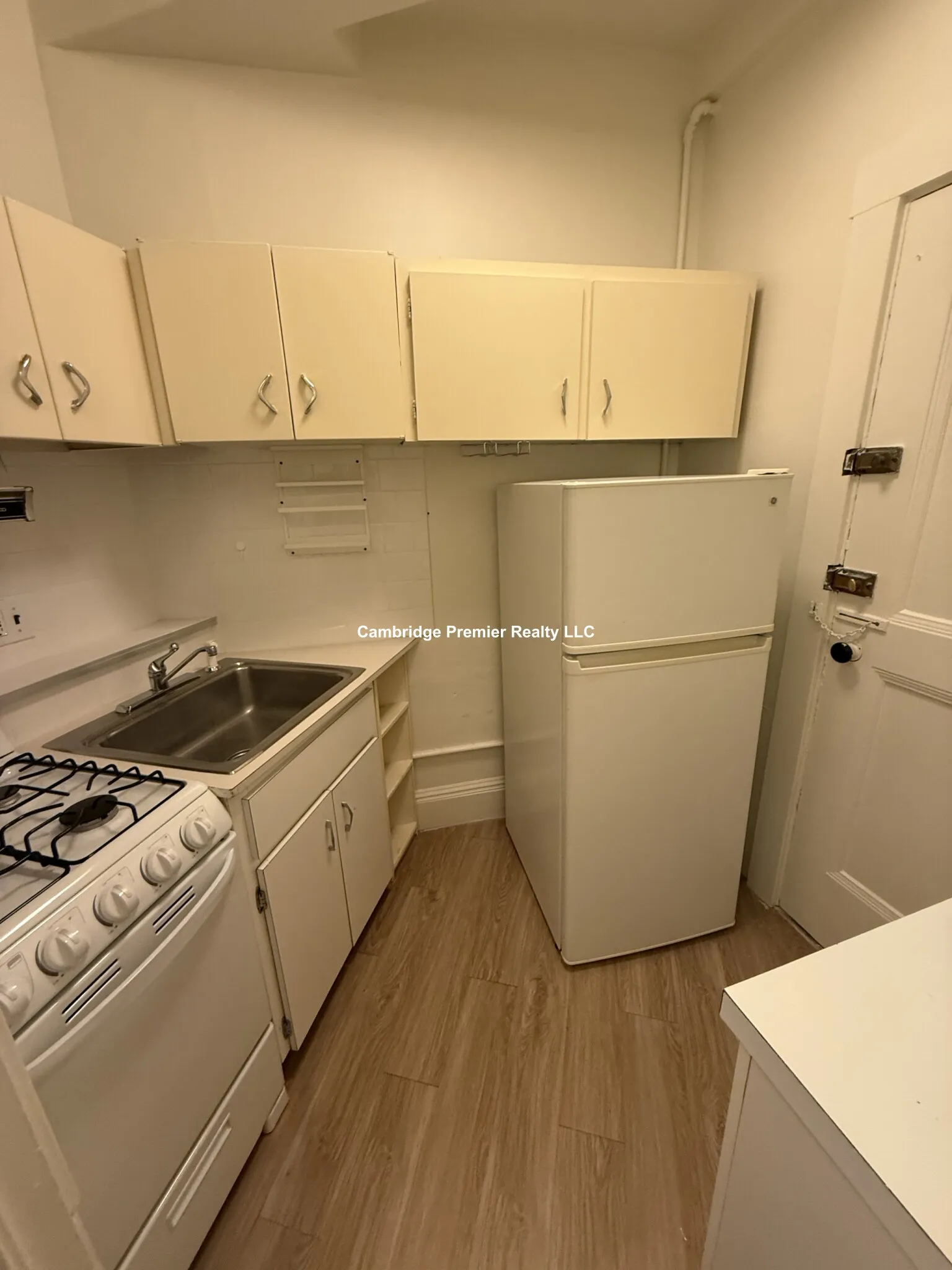 Studio bed, 1 bath apartment for rent at 5 Concord Ave Unit 26, Neighborhood Nine — photo 6 of 10