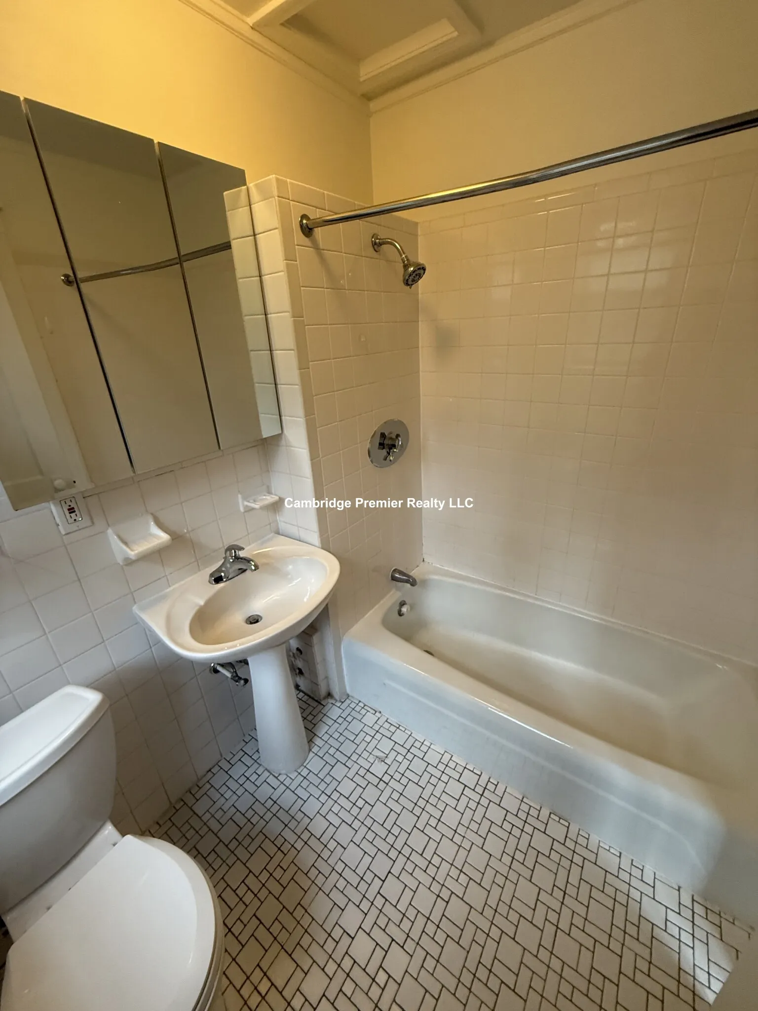 Studio bed, 1 bath apartment for rent at 5 Concord Ave Unit 26, Neighborhood Nine — photo 1 of 10