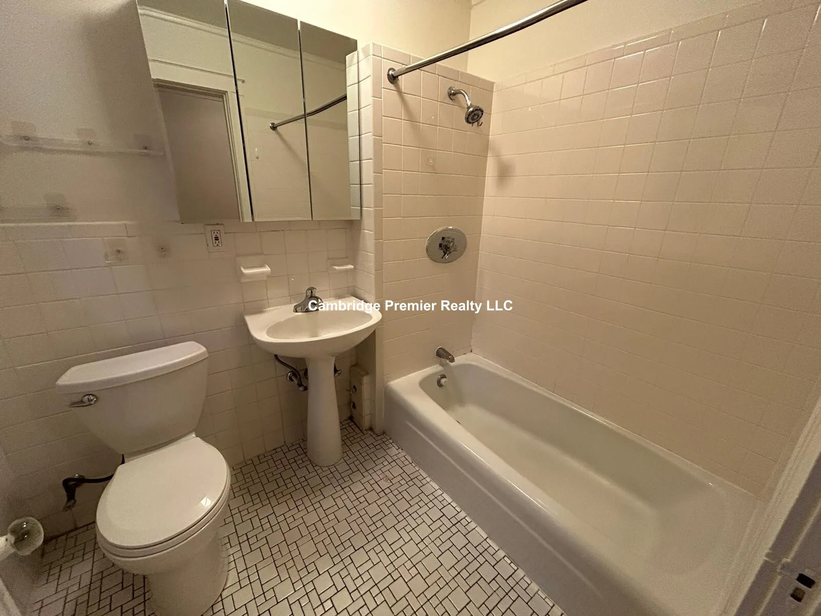Studio bed, 1 bath apartment for rent at 5 Concord Ave Unit 26, Neighborhood Nine — photo 9 of 10