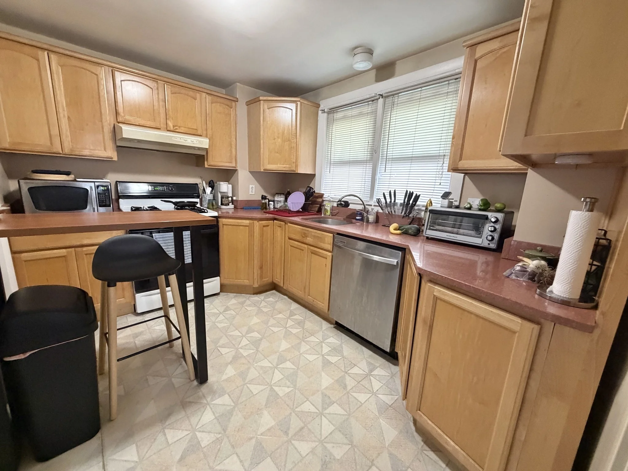 1 bed, 1 bath apartment for rent at 5 Cottage Ln Unit 1, Watertown — photo 4 of 17