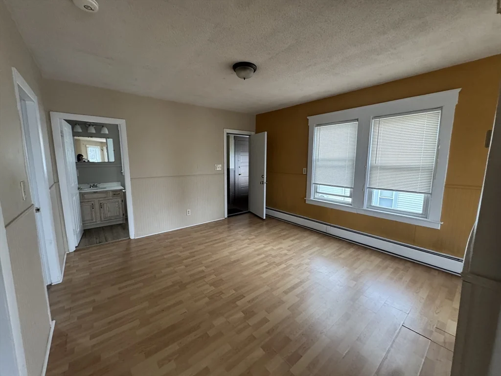 2 bed, 1 bath apartment for rent at 5 Cove Rd Unit 2, Braintree Highlands — photo 4 of 24