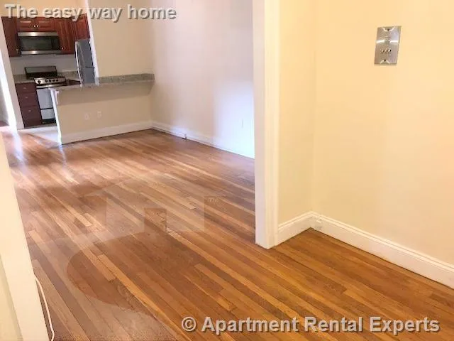 1 bed, 1 bath apartment for rent at 5 Craigie Cir Unit 6, Harvard Square — photo 2 of 10