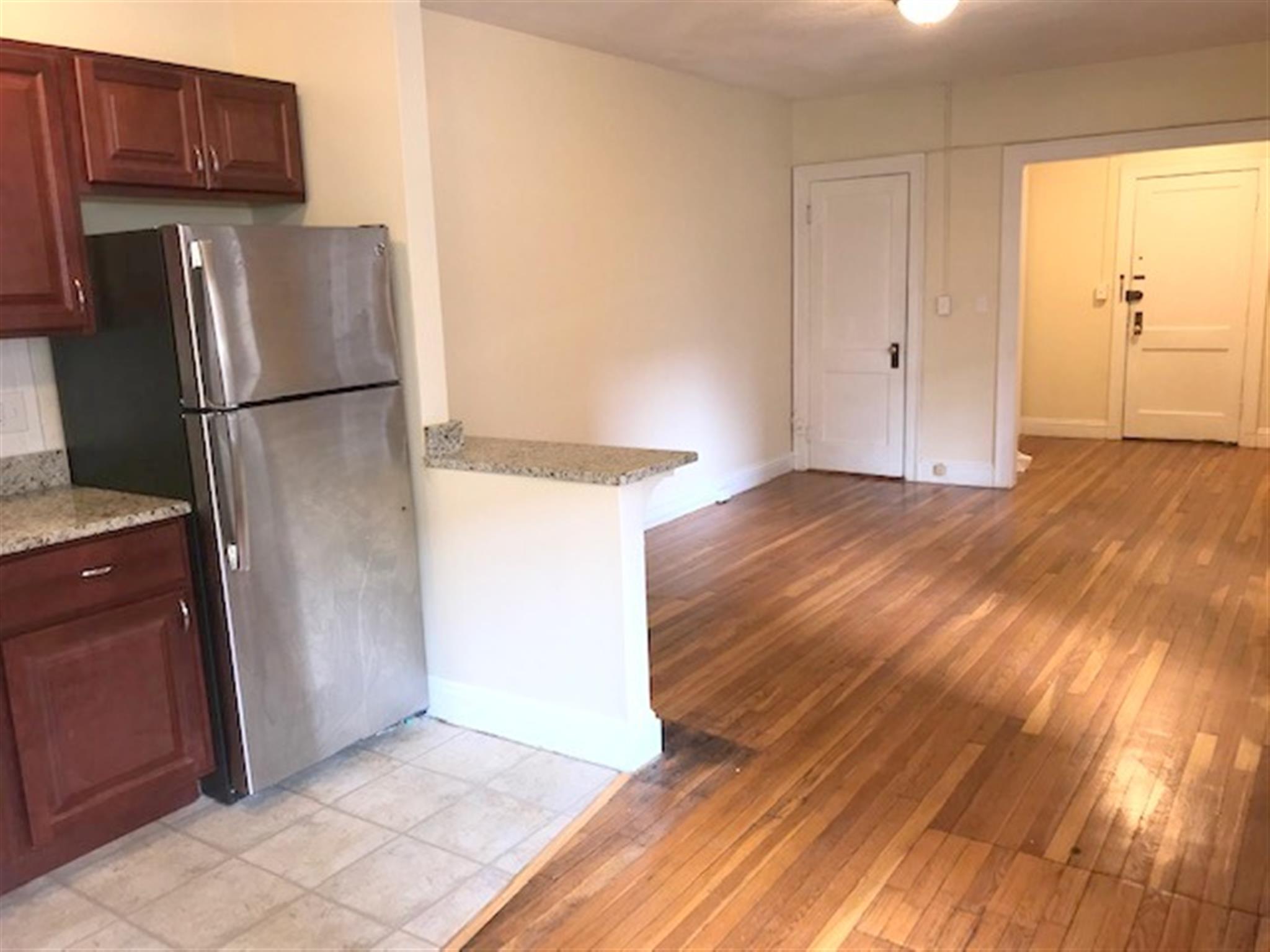 1 bed, 1 bath apartment for rent at 5 Craigie Circle Unit 6, Observatory Hill — photo 4 of 13