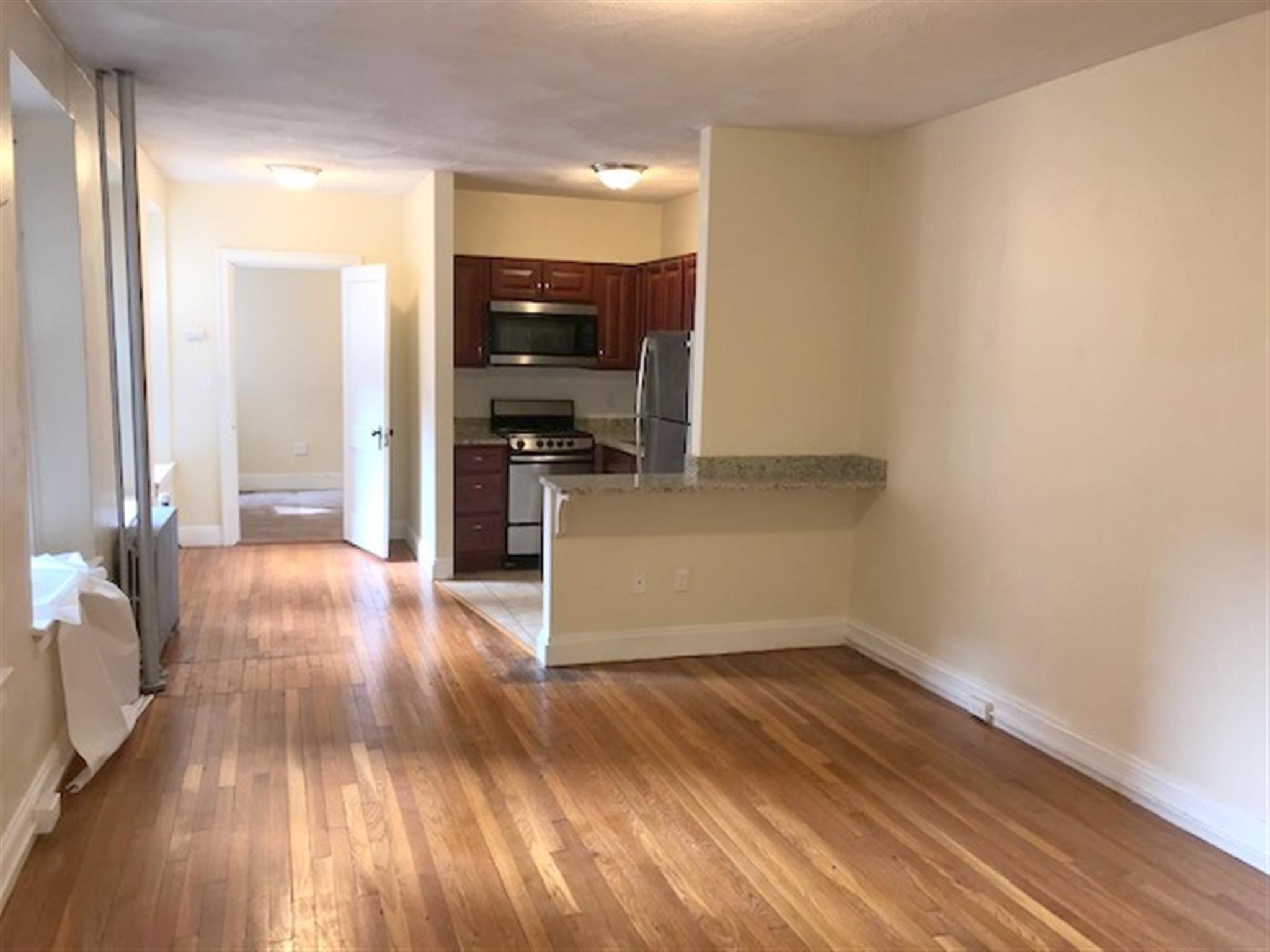 1 bed, 1 bath apartment for rent at 5 Craigie Circle Unit 6, Observatory Hill