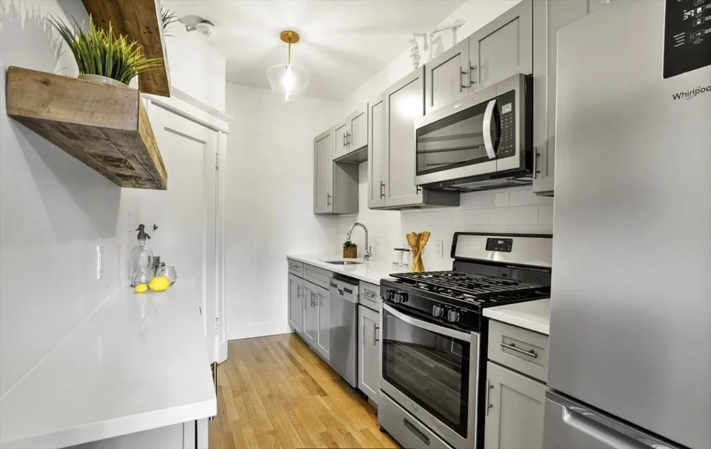 1 bed, 1 bath apartment for rent at 5 Crawford St Unit 3, Central Square — photo 2 of 14