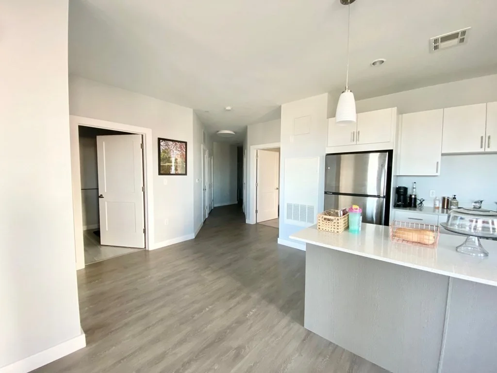2 bed, 2 bath apartment for rent at 5 Crown Dr Unit 221, Quincy — photo 4 of 28