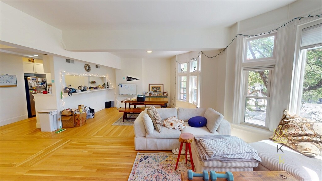 3 bed, 2 bath apartment for rent at 5 Davis Ave Unit 22L, Emerson Gardens — photo 2 of 13