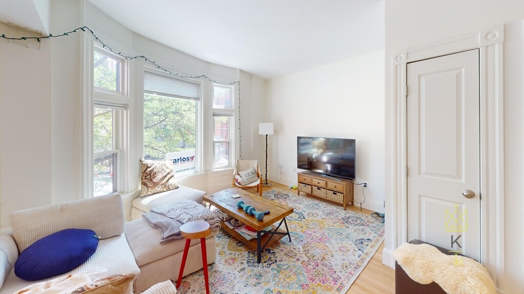 3 bed, 2 bath apartment for rent at 5 Davis Ave Unit 22L, Emerson Gardens — photo 3 of 13