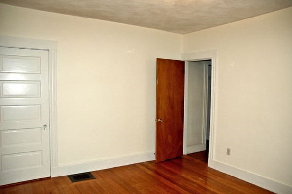 2 bed, 1 bath apartment for rent at 5 Davis Rd Unit 1, Waverley — photo 5 of 15