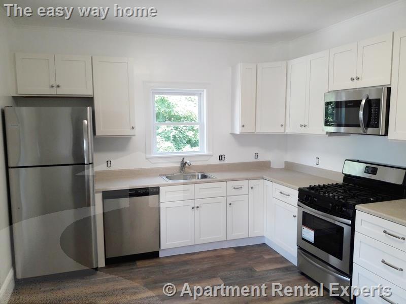 3 bed, 1 bath apartment for rent at 5 Day St, Davis Square — photo 1 of 10