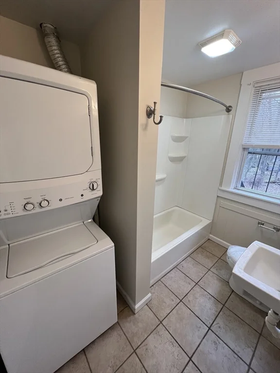2 bed, 1 bath apartment for rent at 5 Devlin Ave Unit 2, North Attleboro — photo 9 of 14