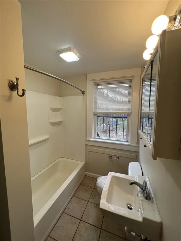 2 bed, 1 bath apartment for rent at 5 Devlin Ave Unit 2, North Attleboro — photo 8 of 14