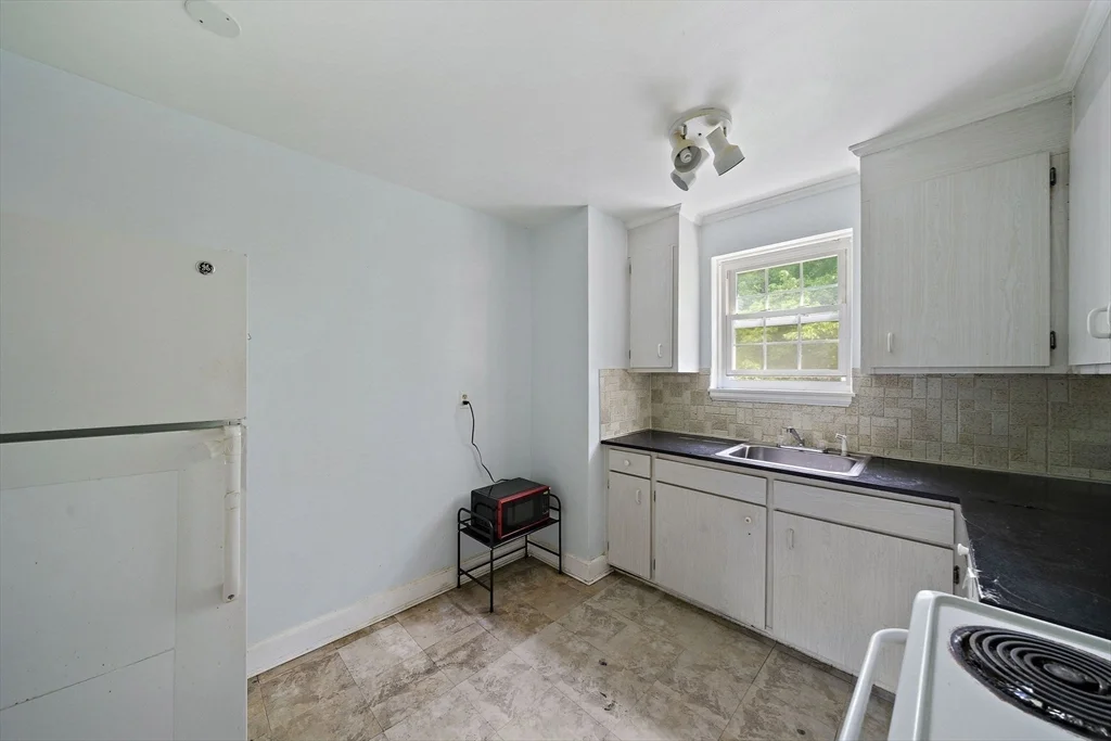 1 bed, 1 bath apartment for rent at 5 Dexter St Unit 4, Malden — photo 7 of 15